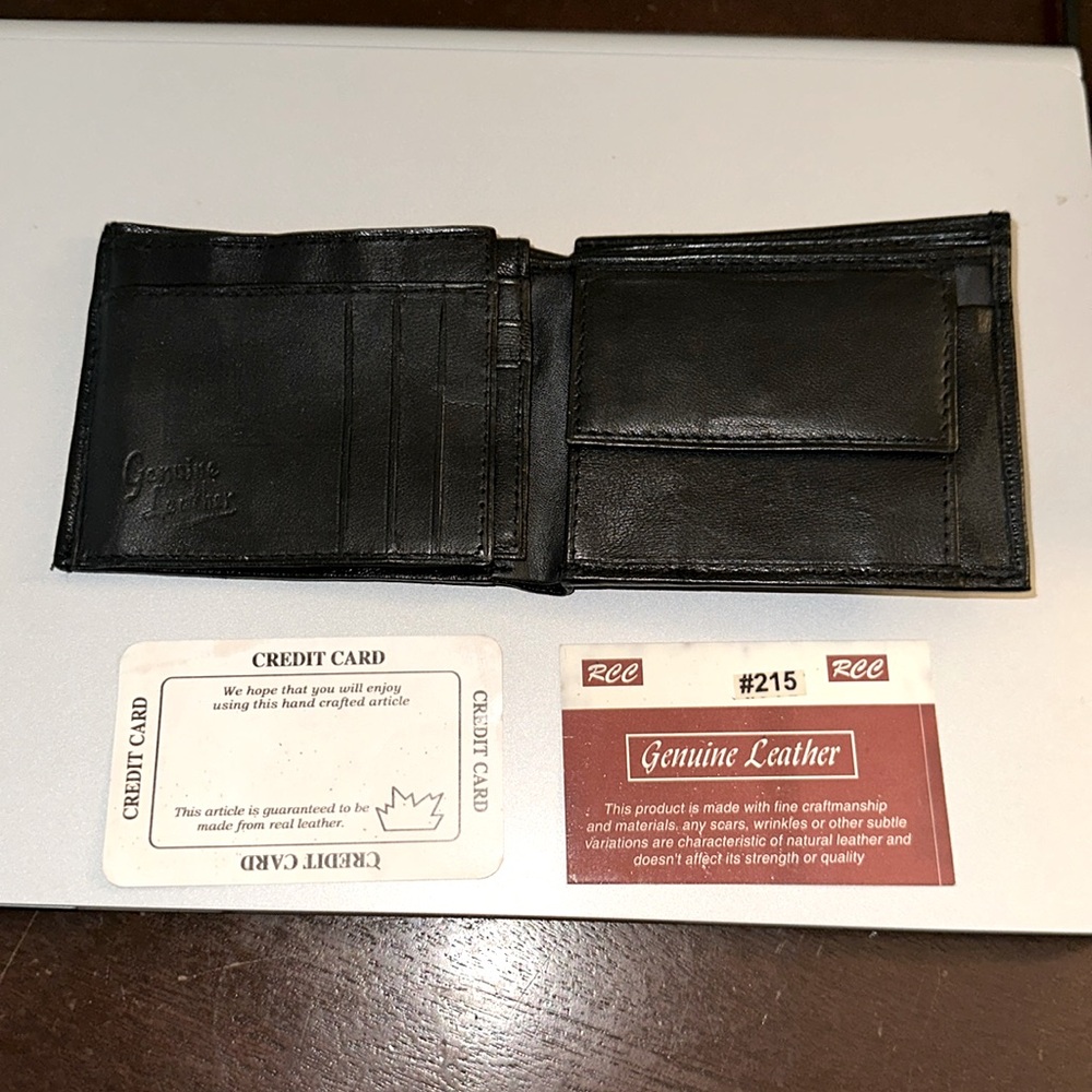 Men's Genuine Leather Trifold Wallet w RFID Protection